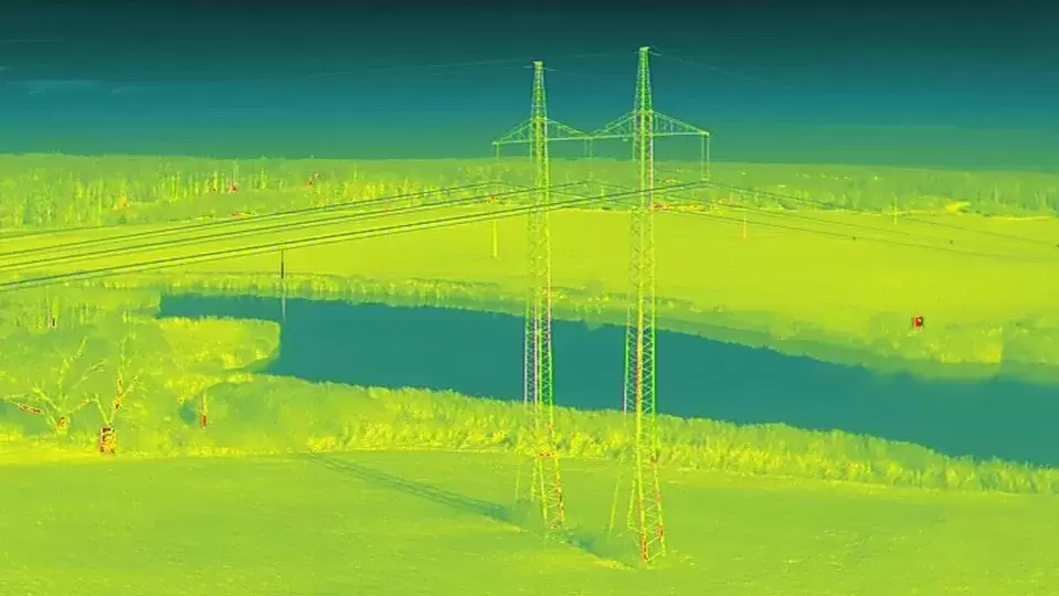 Kontrola vlastního elektrického vedení v obtížném terénu